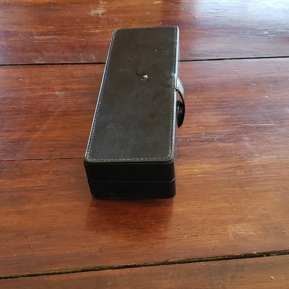 Travel jewelry case. Sturdy. Good condition - Picture 8 of 9